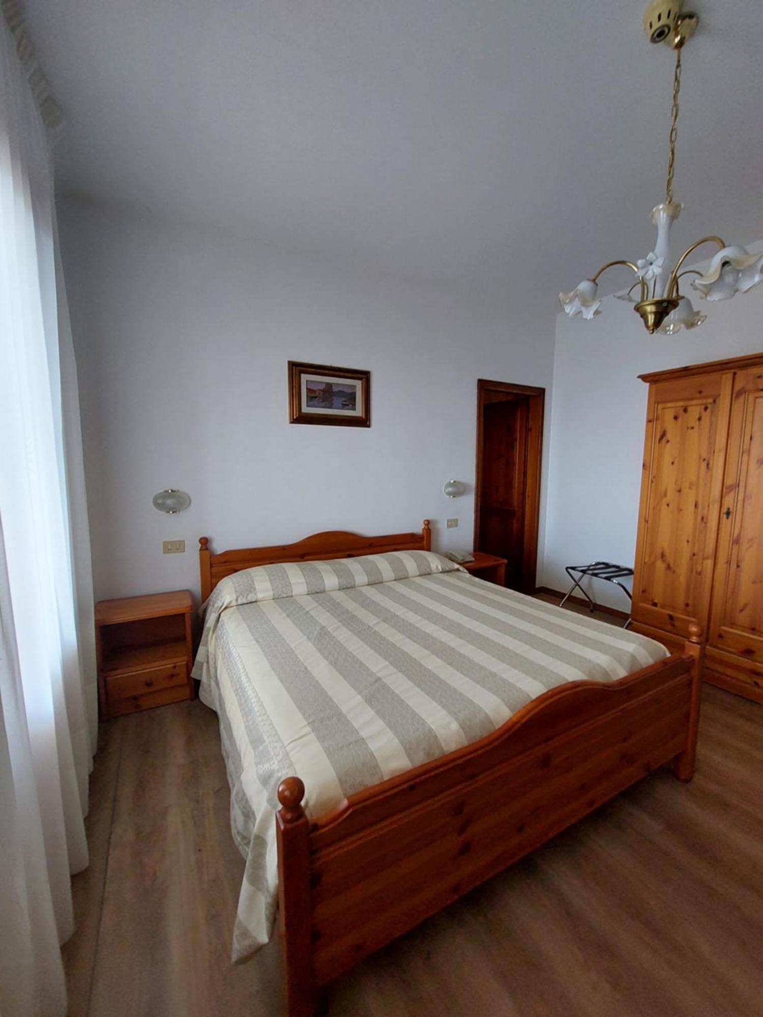מונטבלונה Albergo Alla Pineta מראה חיצוני תמונה